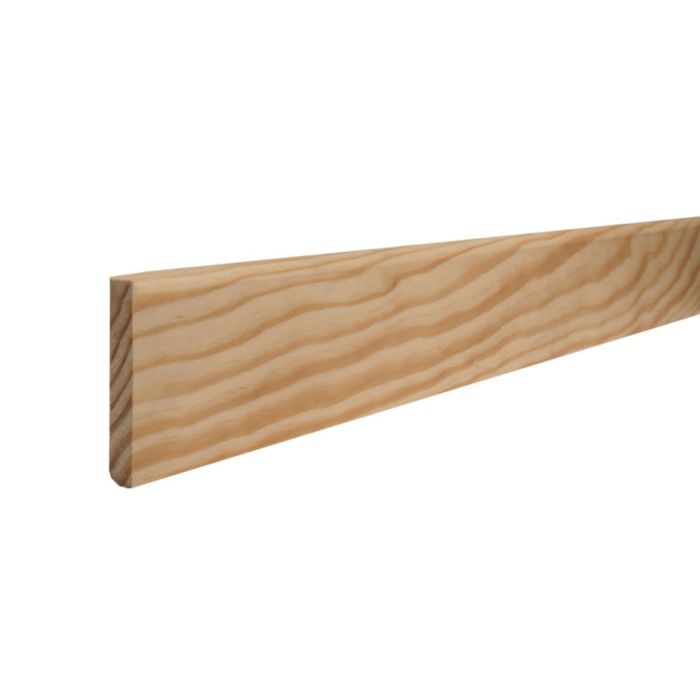 Plinthe pin, angle vif Plinthe pin, angle vif