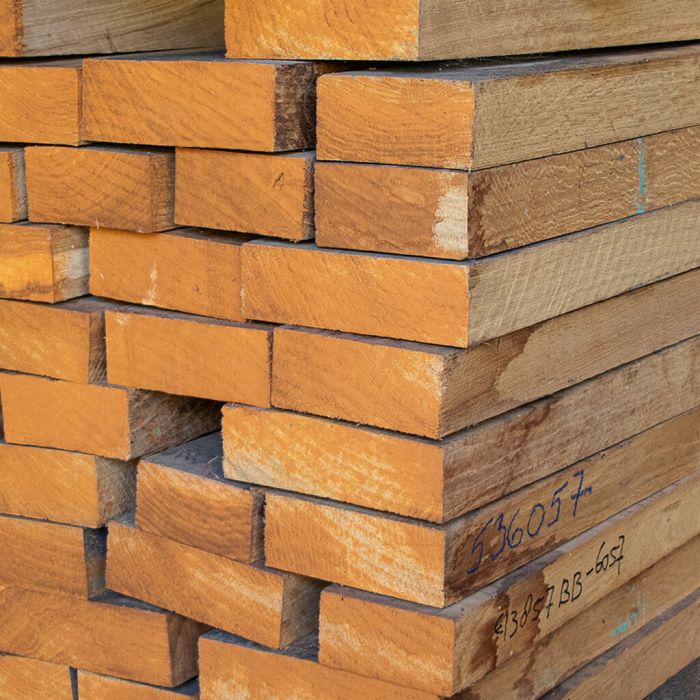 Chêne avivé ébénisterie 41 mm toutes largeurs bois sec séchoir. Chêne avivé ébénisterie 41 mm toutes largeurs bois sec séchoir.