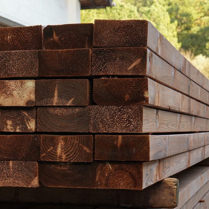 Pin nord rouge 95 x 245 x 6000 mm raboté traité classe IV marron. Pin nord rouge 95 x 245 x 6000 mm raboté traité classe IV marron.